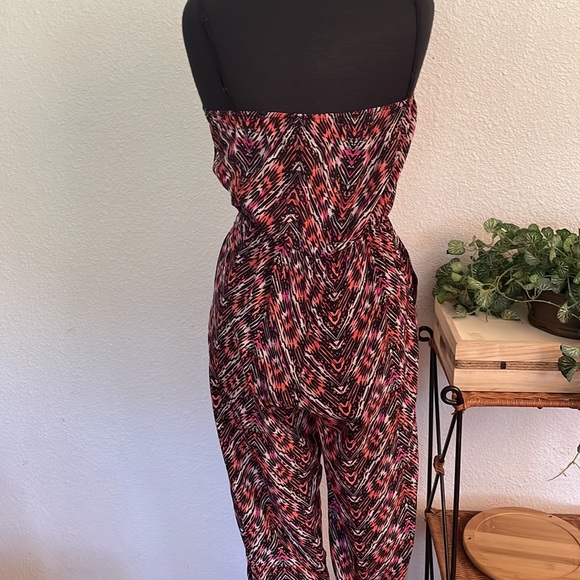 SIZE: MEDIUM JUMPSUIT - Picture 3 of 5